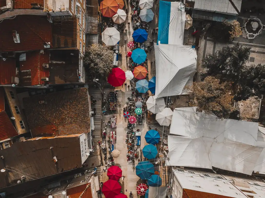 建筑网片与电焊网在施工防护中的性能对比及应用场景